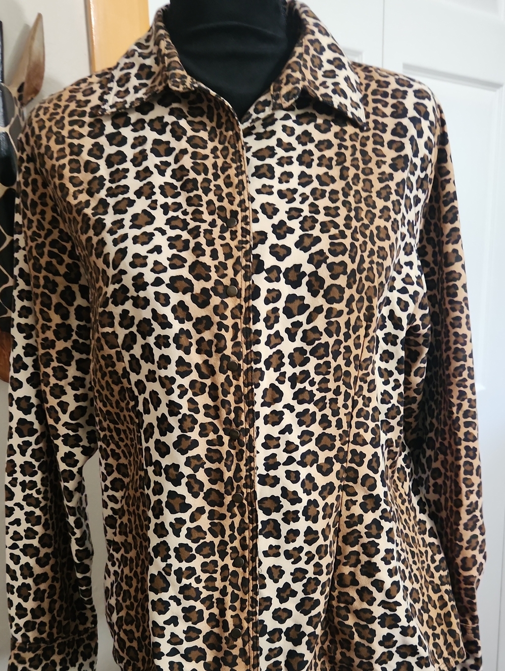 CB casual Leopard Print Button-Down Shirt in Brown, Black and Cream